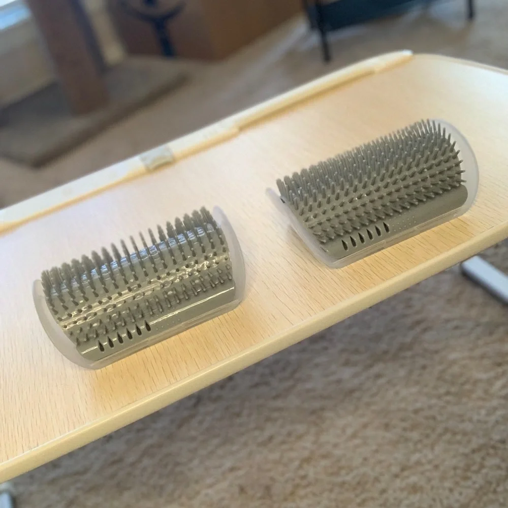 Cat Wall Corner Brushes (2 Pieces) Brand New Cat Supplies, Pet Grooming Products